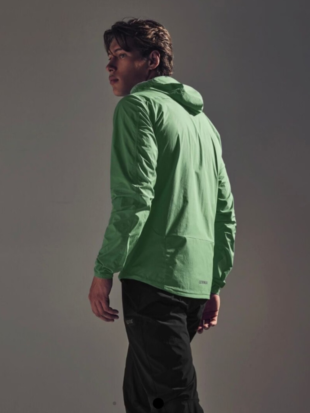Gorewear Men's Lightweight Hooded Windbreaker — Green/ Fernflow - Picture 2 of 5